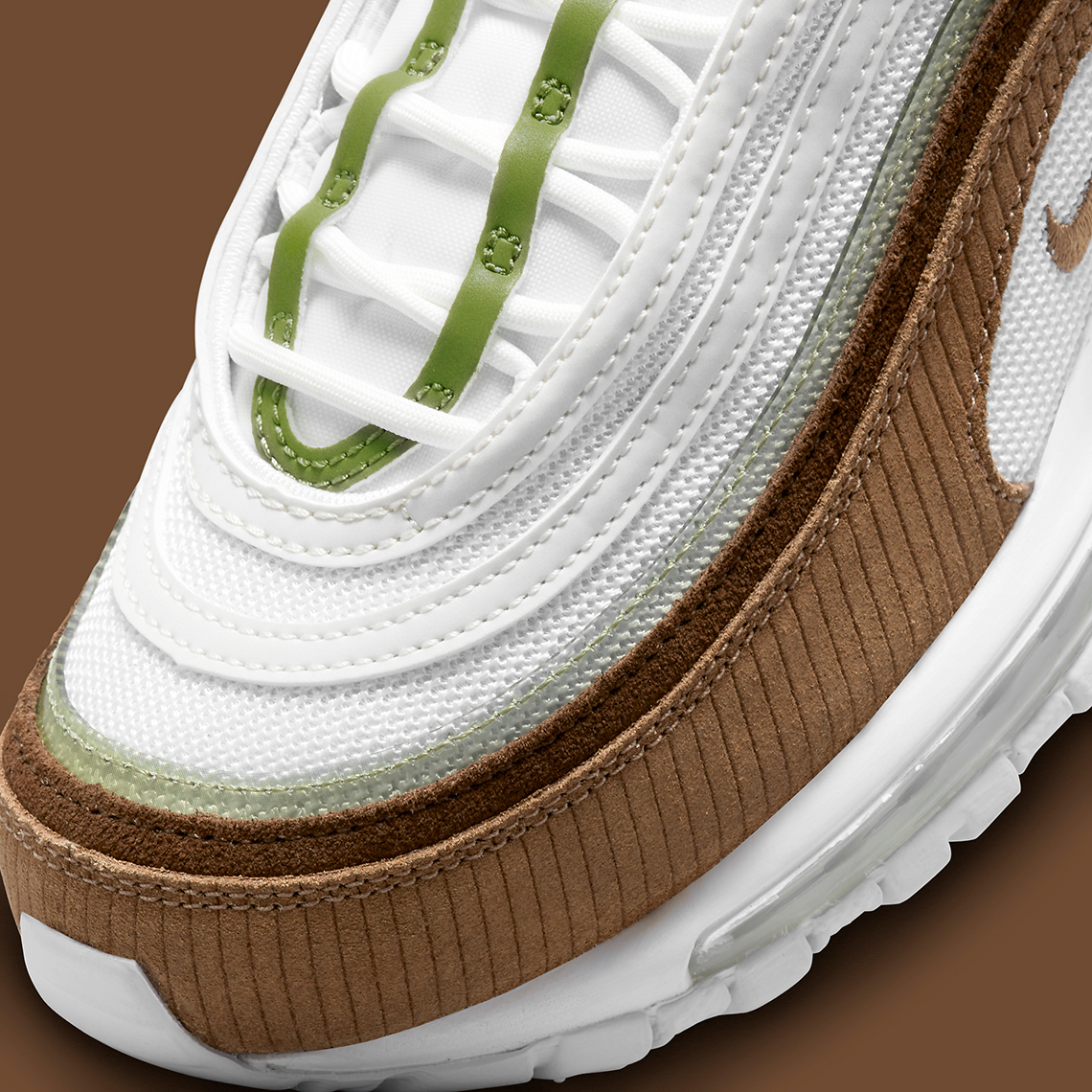 Màu Brown Corduroy làm nổi bật đôi giày sneaker nữ Nike Air Max 97 này - 7