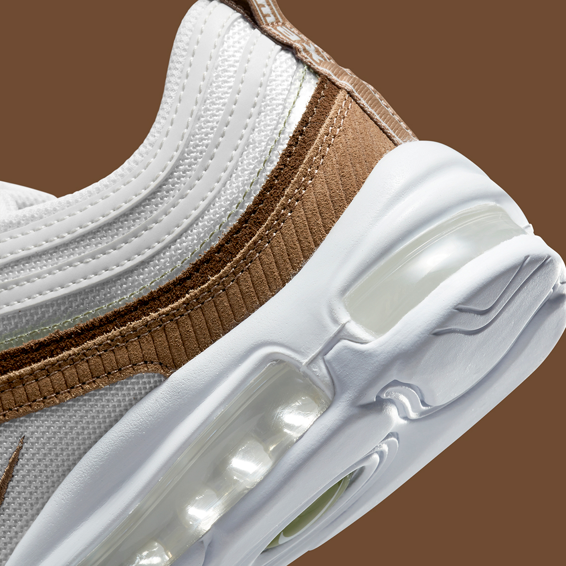 Màu Brown Corduroy làm nổi bật đôi giày sneaker nữ Nike Air Max 97 này - 8