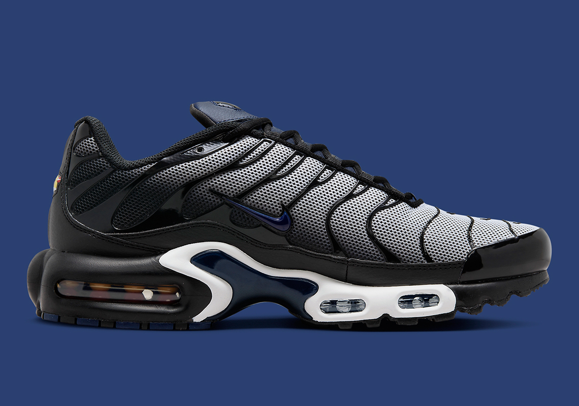 Màu đen và Midnight mang đến cho Nike Air Max Plus một sức hấp dẫn bí ẩn - 3