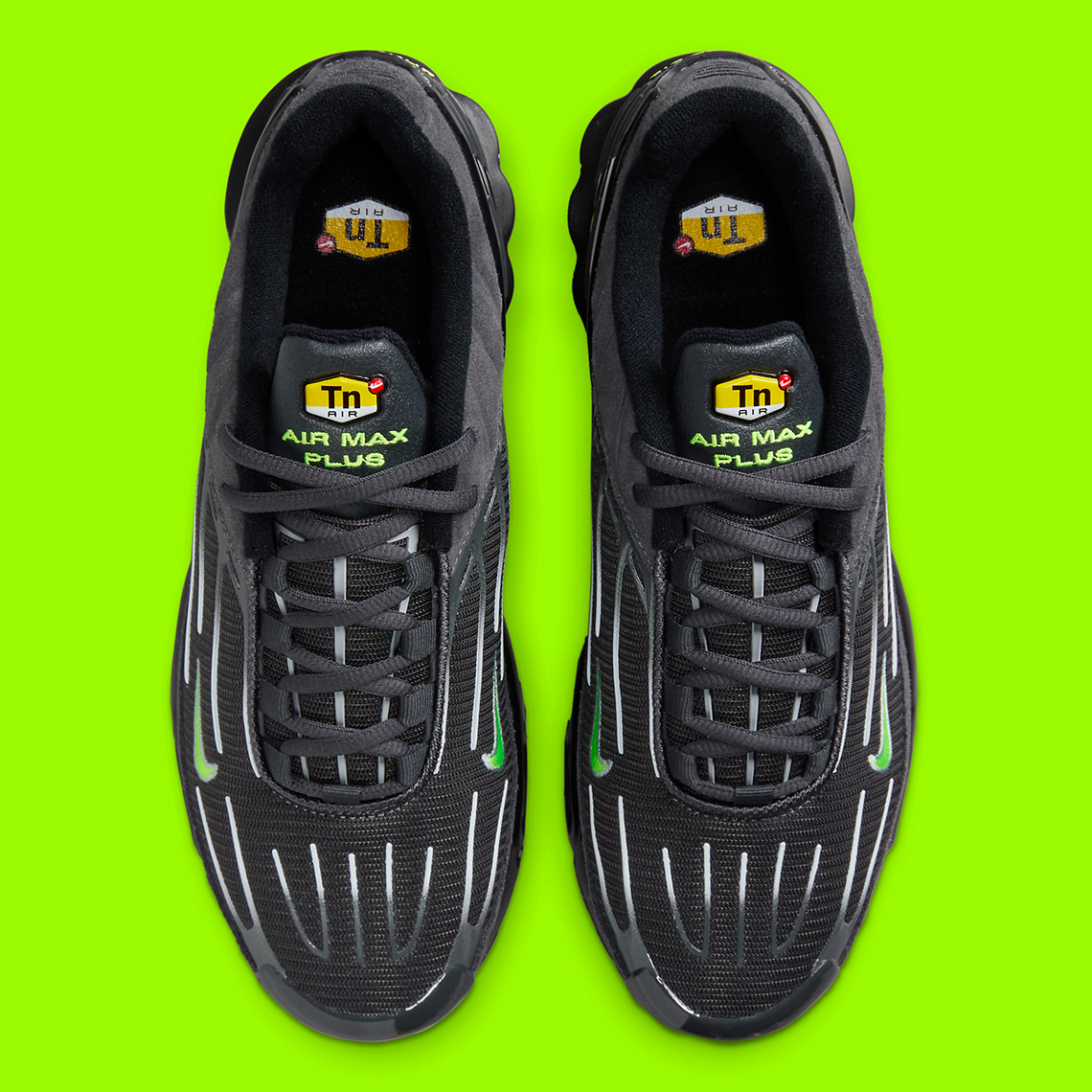 Màu Đen và Volt làm nổi bật Nike Air Max Plus 3 - 4