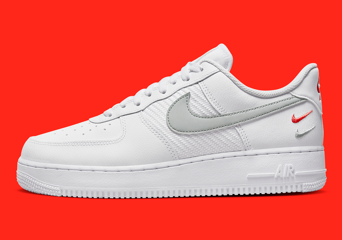 Màu đỏ và xám làm nổi bật đôi giày sneaker Nike Air Force 1 này - 2