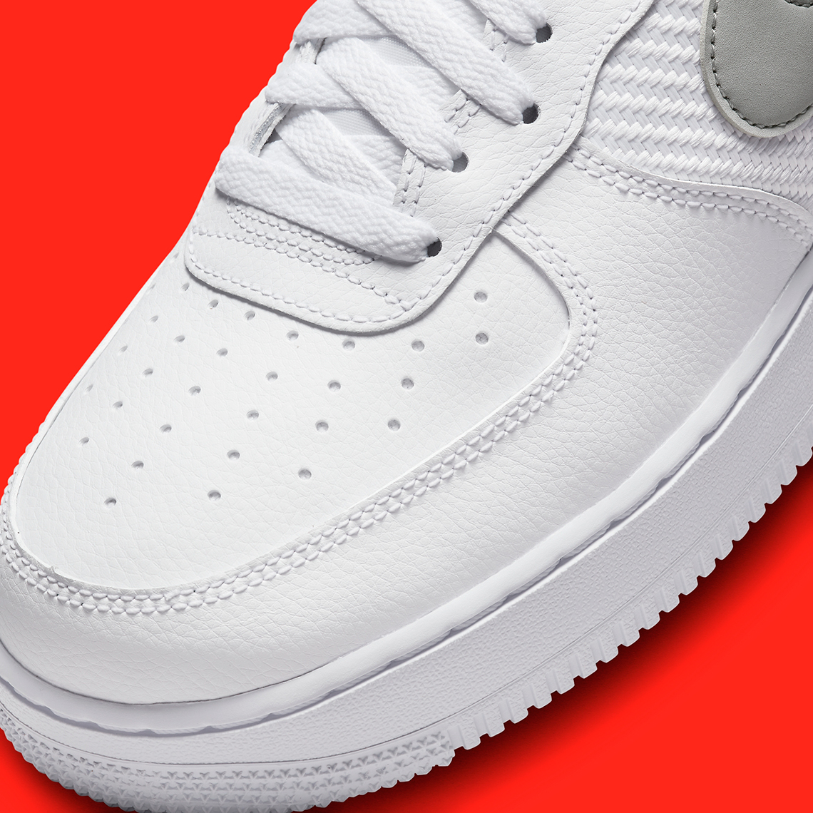 Màu đỏ và xám làm nổi bật đôi giày sneaker Nike Air Force 1 này - 8