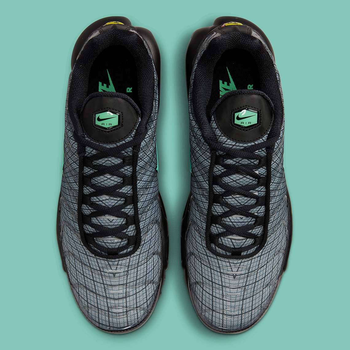 Mẫu giày Nike Air Max Plus ra mắt màu đen, xanh blue - 4