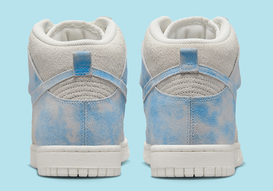 Mẫu giày Nike Dunk High trắng với điểm nhấn màu xanh blue nhạt - 5