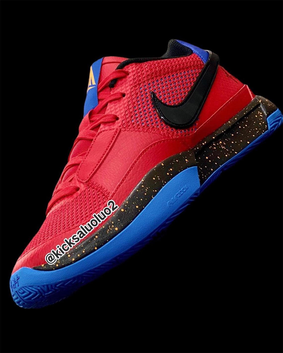Mẫu giày Nike Ja 1 với màu University Red và Game Royal - 4