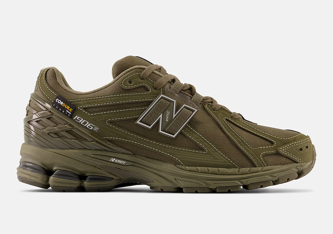 Mẫu giày sneaker New Balance 1906R Cordura Olive  - 2