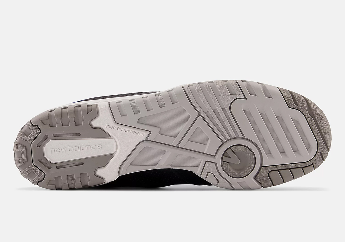 Mẫu giày sneaker New Balance 550 Blue Groove phát hành vào ngày 19 tháng 10 - 6