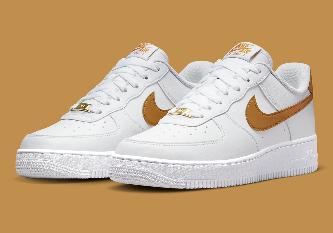 Mẫu giày sneaker Nike Air Force 1 Low Next Nature "Gold Suede"