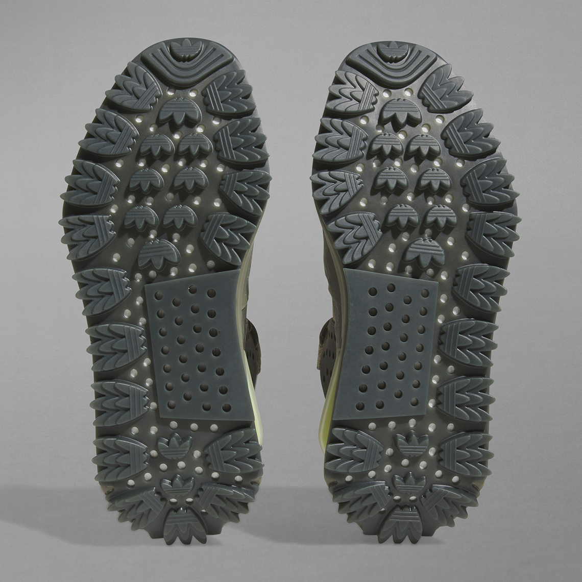 Mẫu giày sneaker Pharrell x adidas NMD S1 RYAT Olive - 6