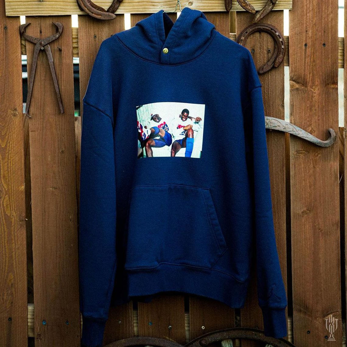 Mẫu giày Trophy Room x Air Jordan 7 New Sheriff phát hành trực tuyến vào ngày 5/11/2022 - 4