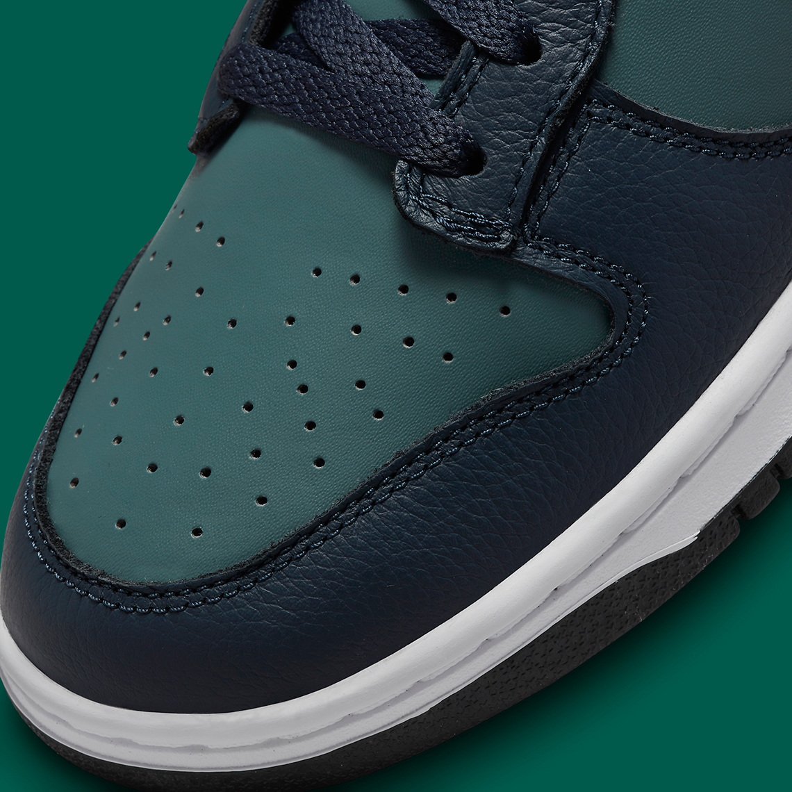Màu Navy và teal trên mẫu giày Nike Dunk Low - 8