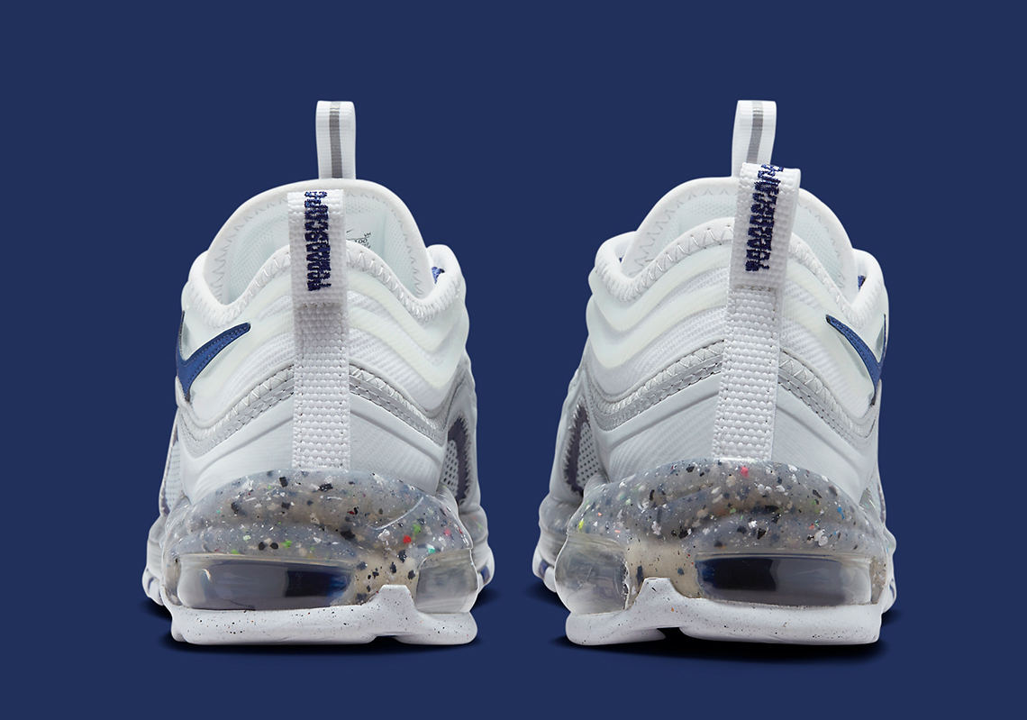 Mẫu Nike Air Max Terrascape 97 có tông màu trắng trên nền navy tinh tế - 5