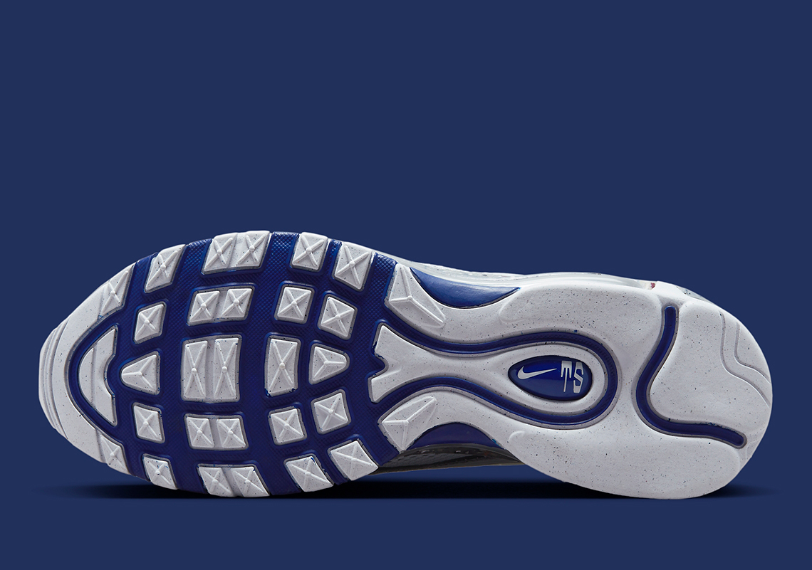 Mẫu Nike Air Max Terrascape 97 có tông màu trắng trên nền navy tinh tế - 6