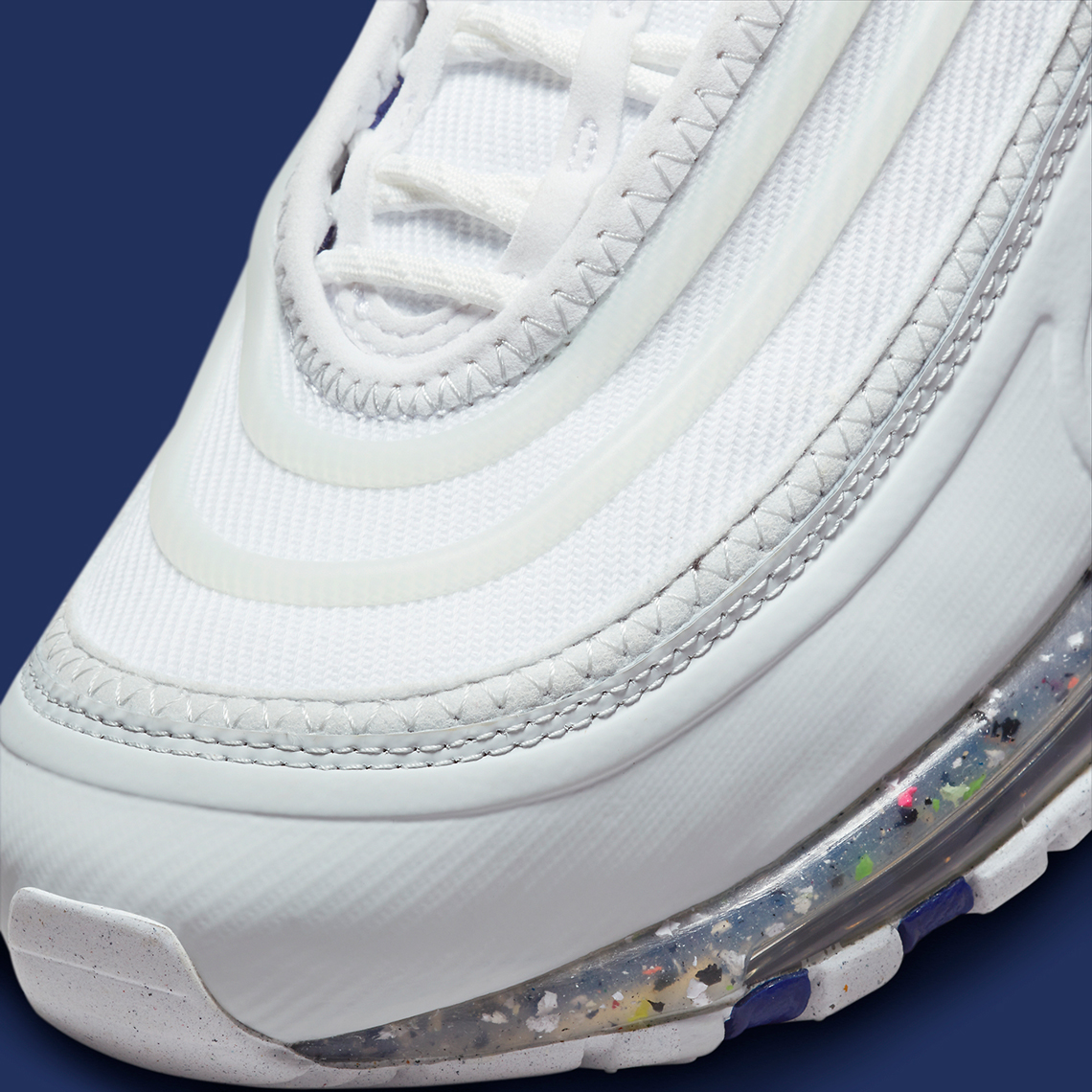 Mẫu Nike Air Max Terrascape 97 có tông màu trắng trên nền navy tinh tế - 8