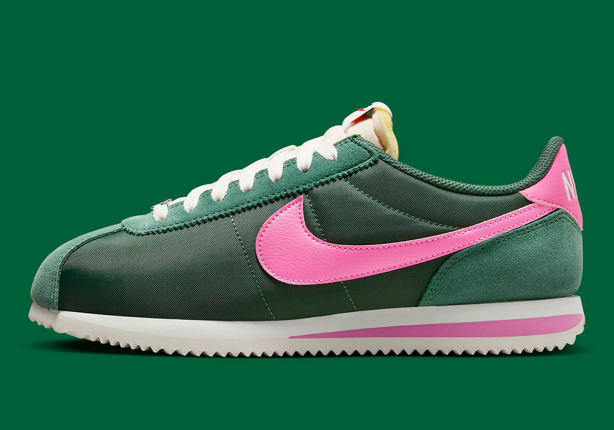 Mẫu Nike Cortez TXT Mới: Sự Kết Hợp Fir/Pinksicle Cho Mùa Xuân 2024 - 2
