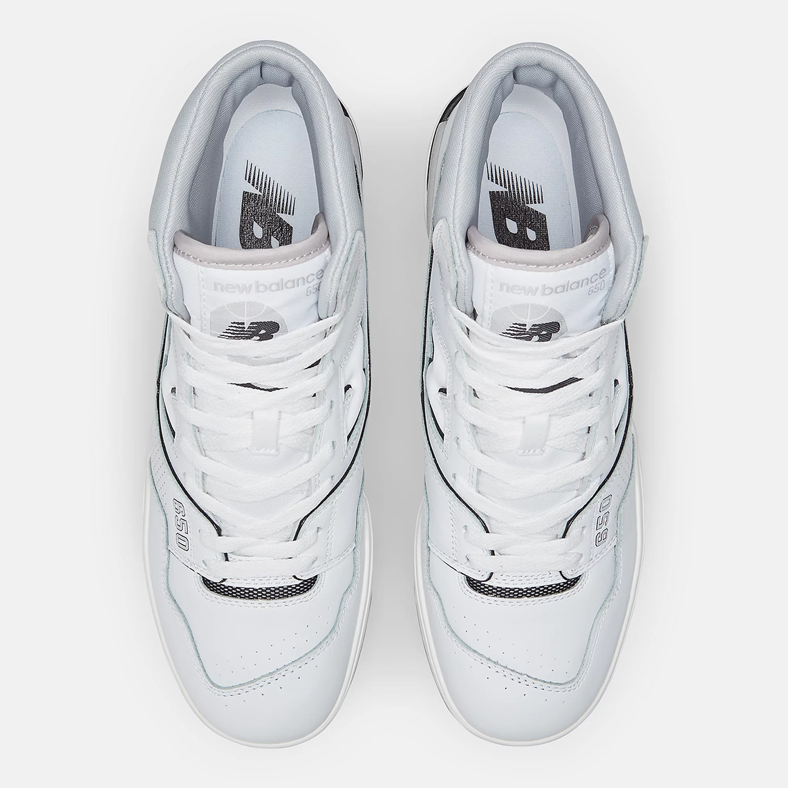 Màu xám bóng mây đóng vai trò điểm nhấn trên New Balance 650 - 5