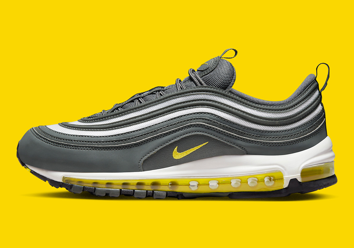 Màu xám và vàng thêm cuộc sống tươi mới vào mẫu giày Nike Air Max 97