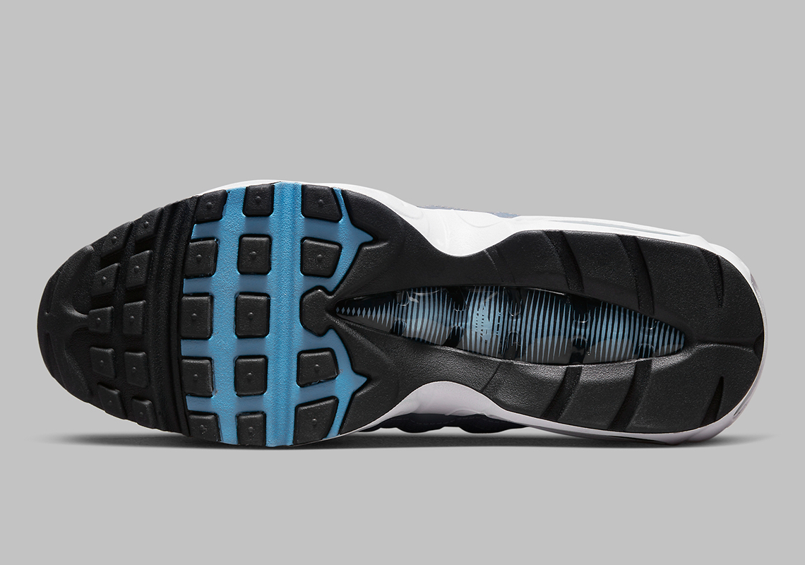 Màu xanh lam trên Nike Air Max 95 xám này khiến nó trông sặc sỡ hơn - 4