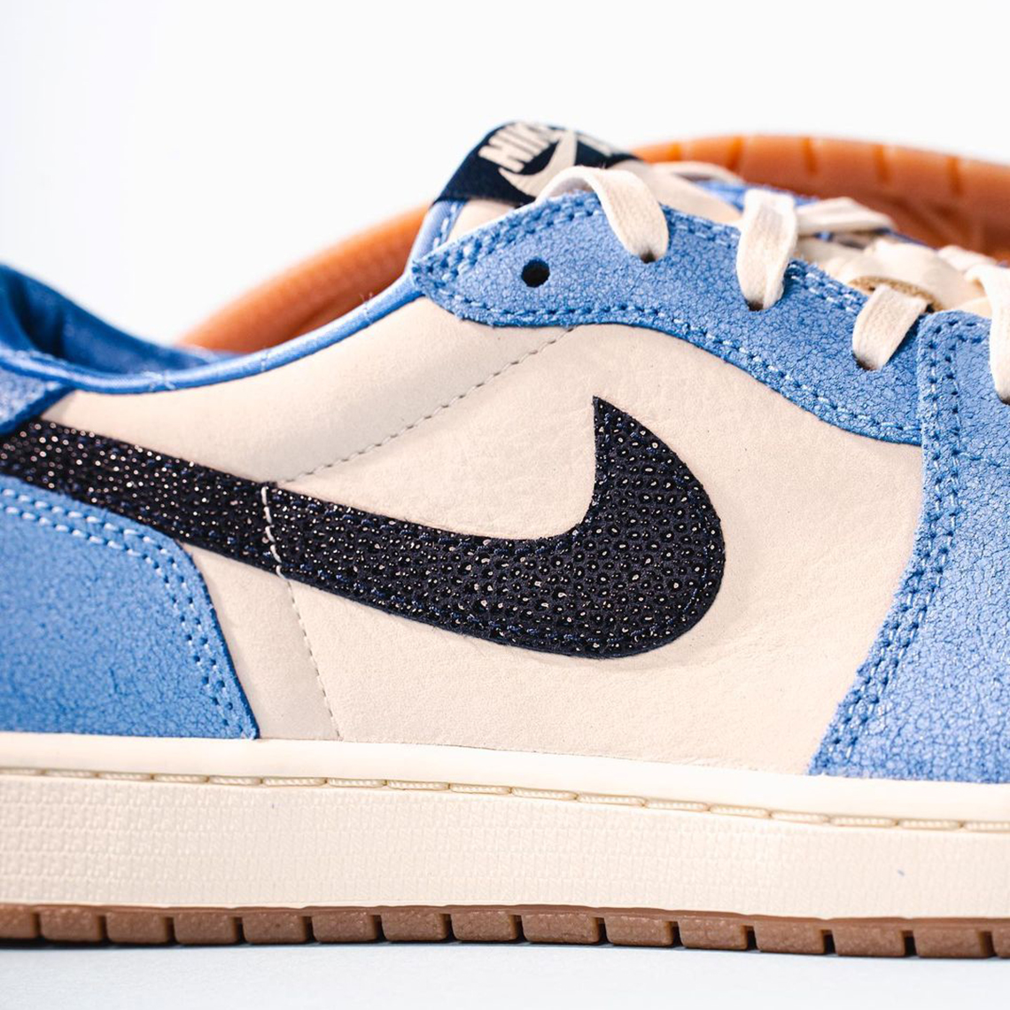 Michael Jordan trở lại UNC với Air Jordan 1 Low OG PE mới - 6