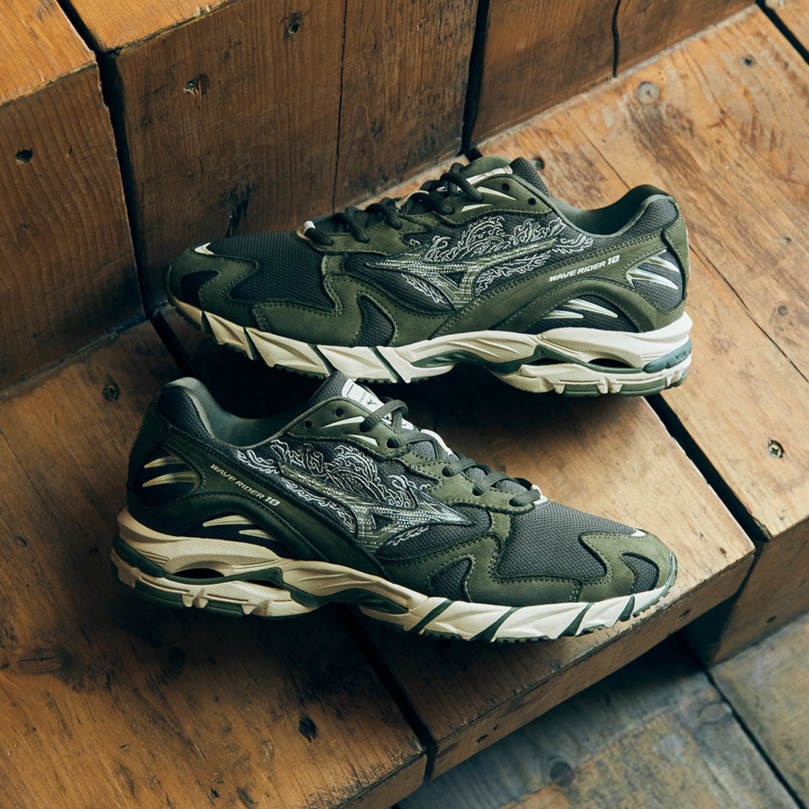 Mizuno Wave Rider 10 phiên bản hợp tác cùng Maharishi - 4