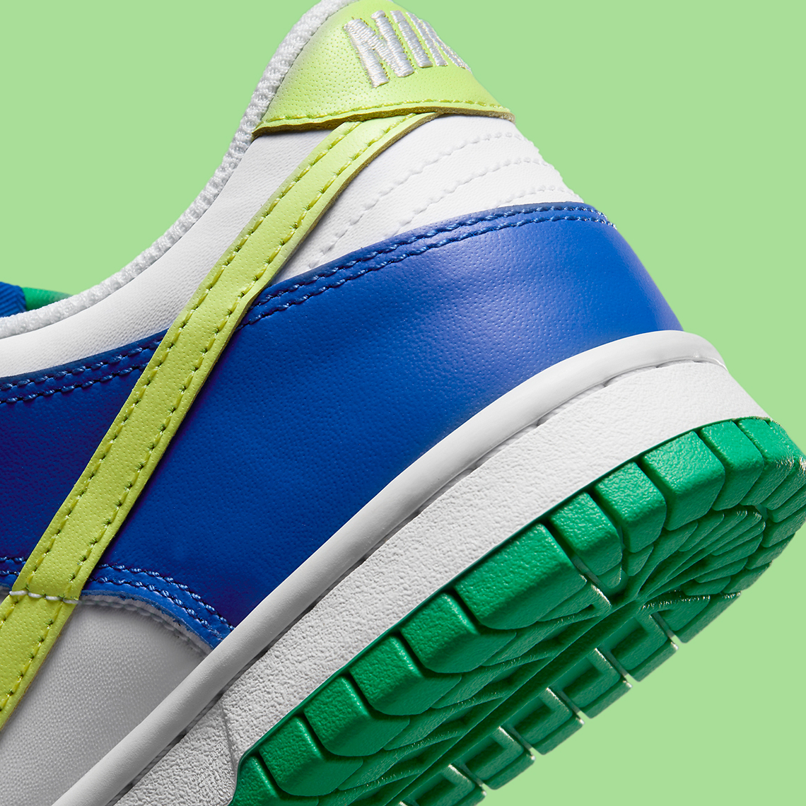 Một loạt màu sắc sống động xuất hiện trên phiên bản Nike Dunk Low mới nhất dành cho trẻ em - 8