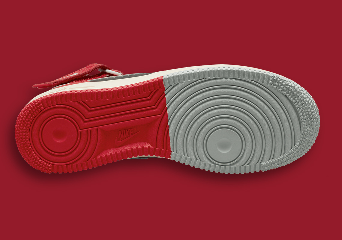 Một lớp trang điểm lai tạo khác nhau bao phủ phần giữa của Nike Air Force 1 này - 4