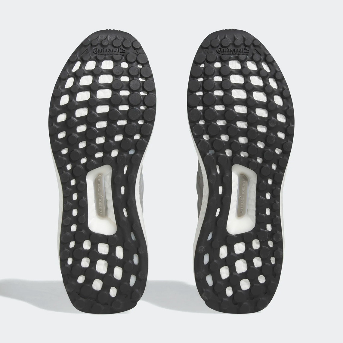 Một mẫu adidas UltraBOOST 10 Retro khác có trang phục màu xám - 7