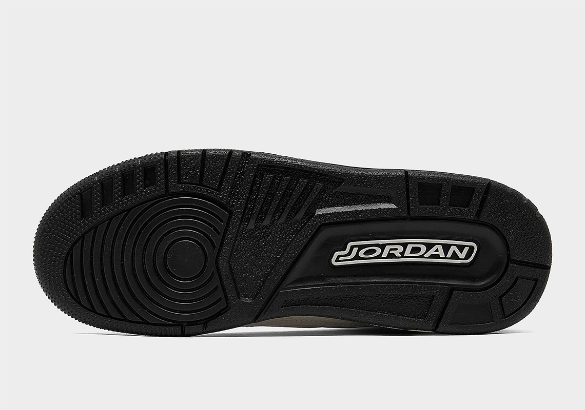 Một số hình ảnh chi tiết của đôi giày Air Jordan 3 Hide N Sneak dành cho trẻ em - 8