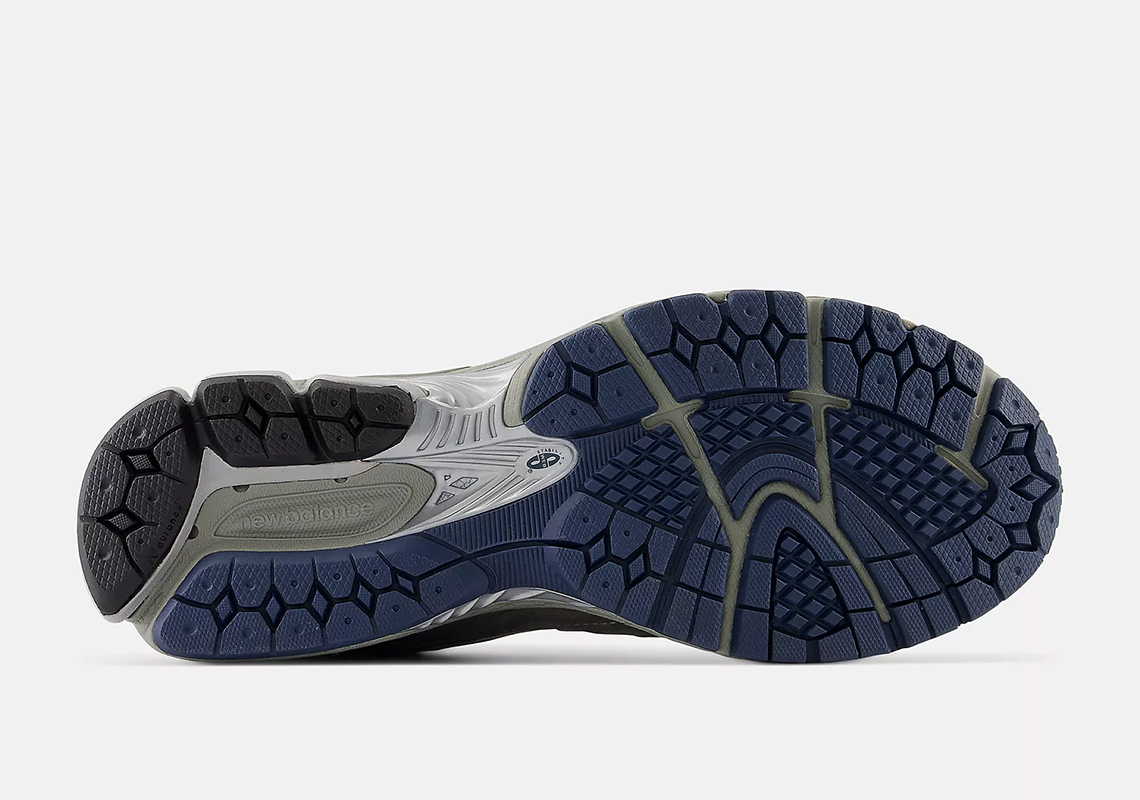 Một số hình ảnh của đôi giày New Balance 2002R Gore-Tex Castlerock - 4