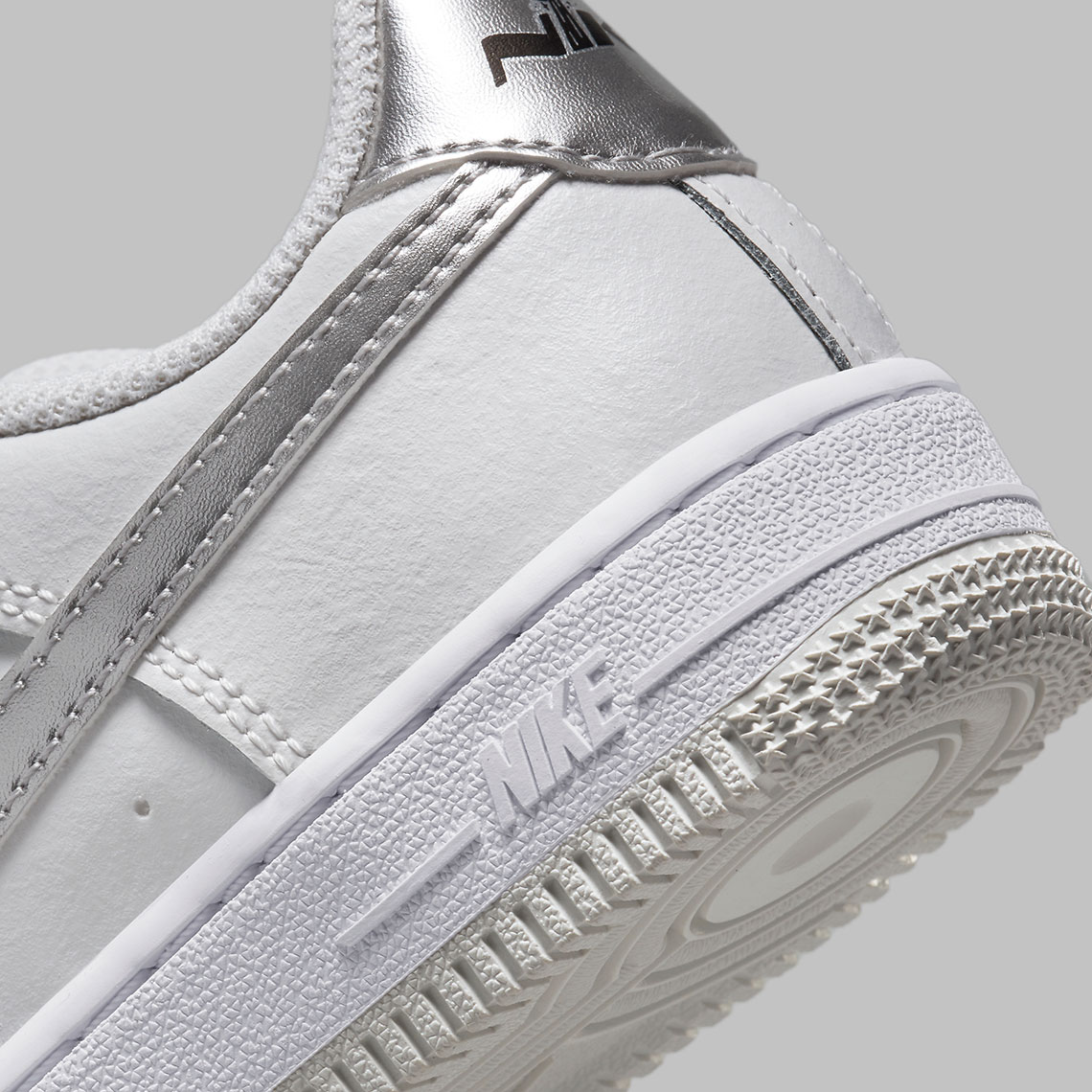 Một số hình ảnh của đôi giày Nike Air Force 1 Low PS Martian - 10