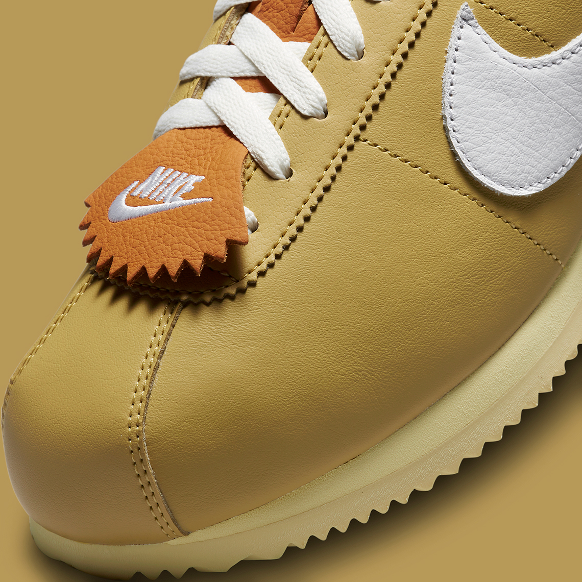 Một số hình ảnh của đôi giày Nike Cortez Racing Rabbits - 7