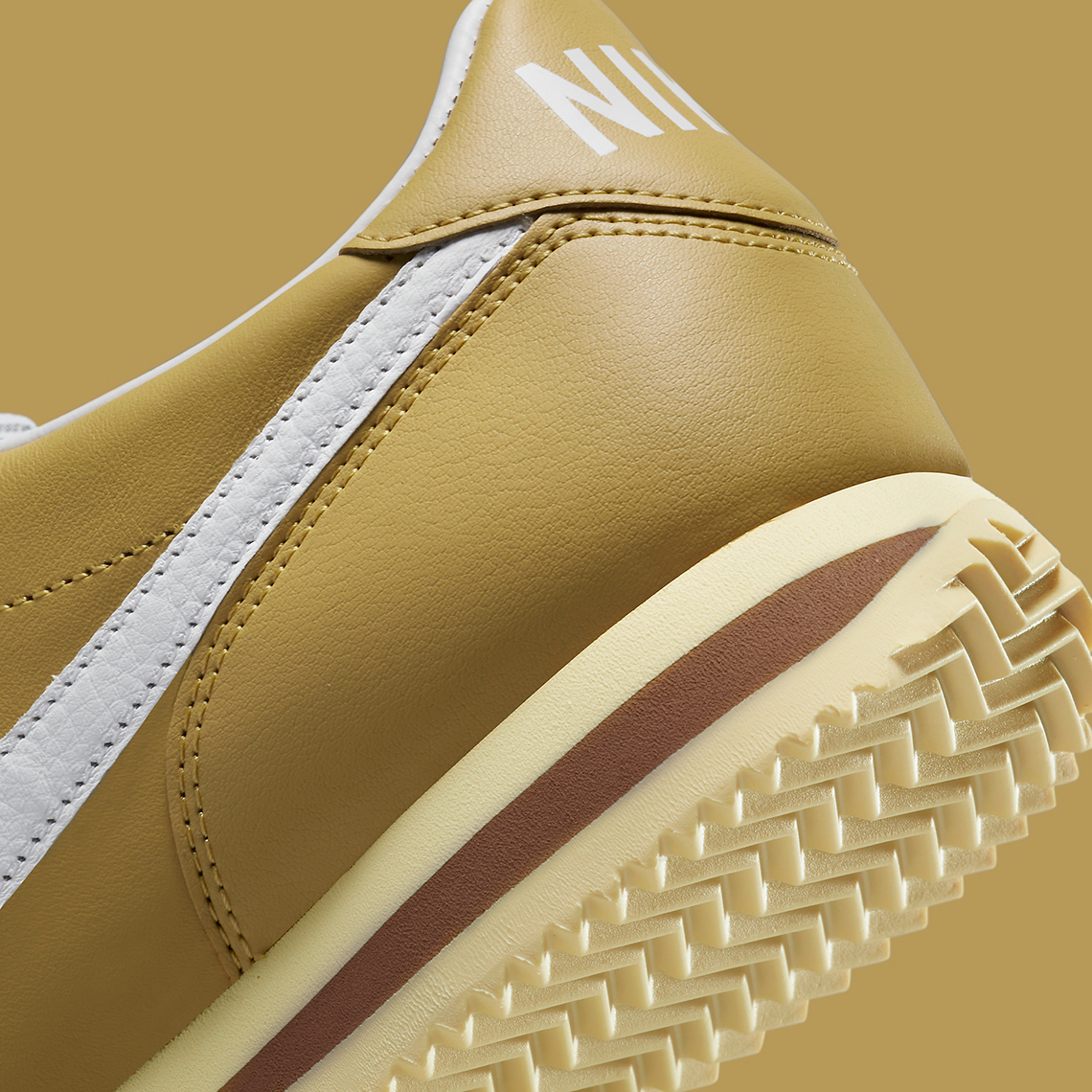 Một số hình ảnh của đôi giày Nike Cortez Racing Rabbits - 8