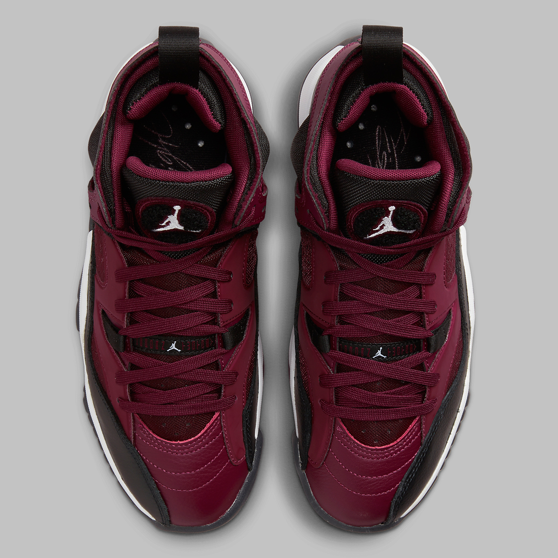 Một số hình ảnh của đôi giày sneaker Jordan Two Trey Bordeaux - 4