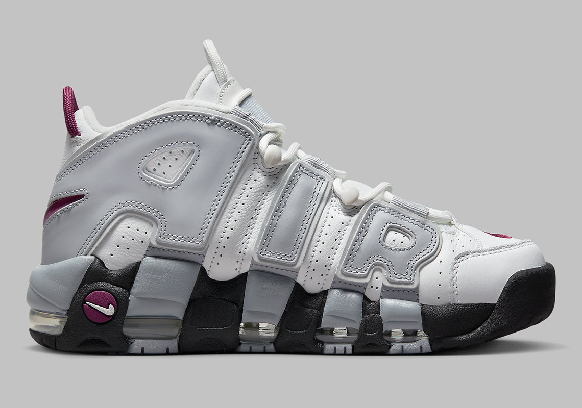 Một số hình ảnh của đôi giày sneaker Nike Air More Uptempo Mulberry - 3