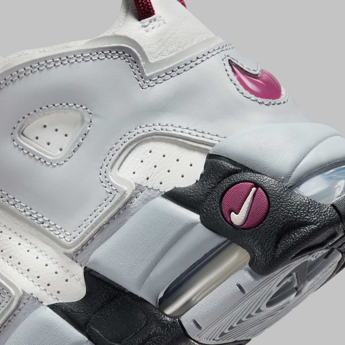 Một số hình ảnh của đôi giày sneaker Nike Air More Uptempo Mulberry - 7