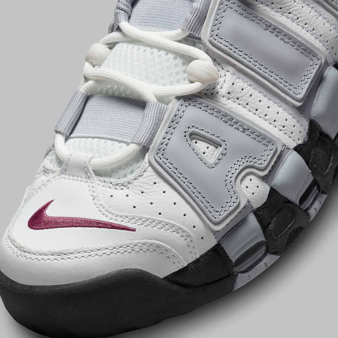 Một số hình ảnh của đôi giày sneaker Nike Air More Uptempo Mulberry - 8