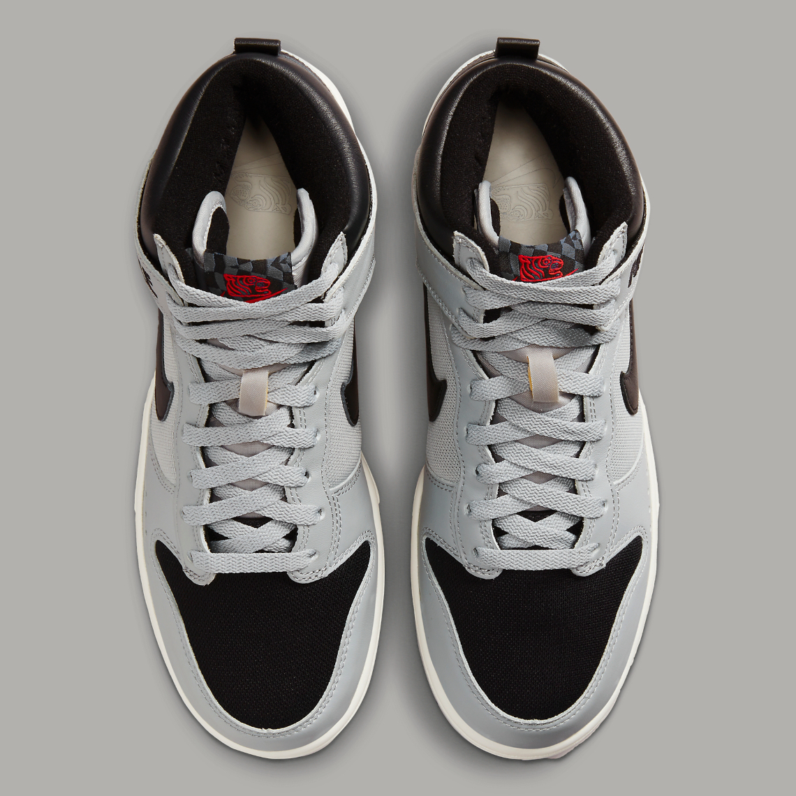 Một số hình ảnh của đôi giày SOULGOODS x Nike Dunk High Light Silver/Black - 4