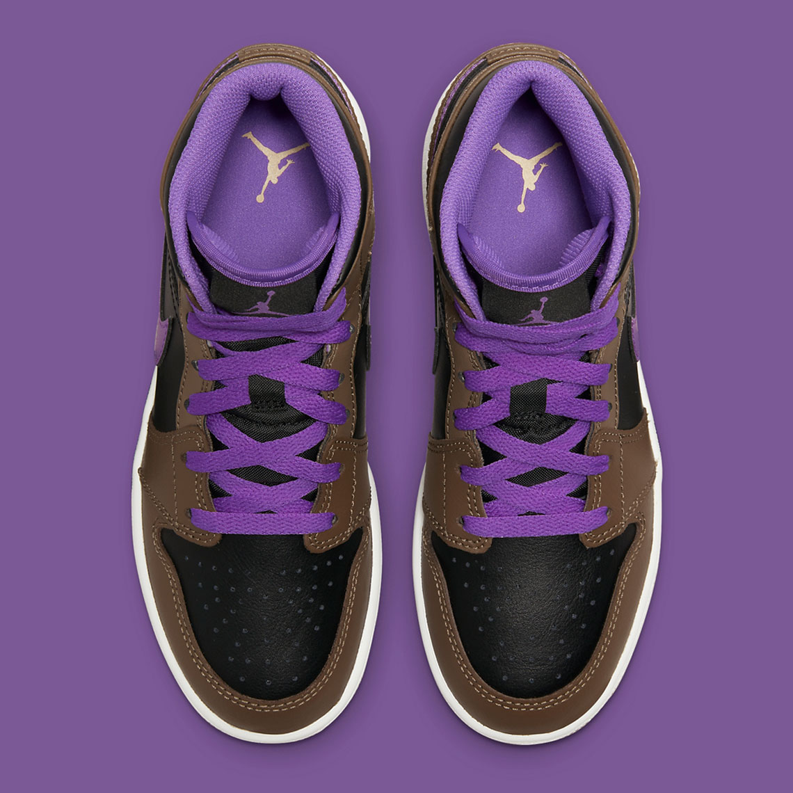 Một số hình ảnh của đôi sneaker Air Jordan 1 Mid Purple Mocha - 6