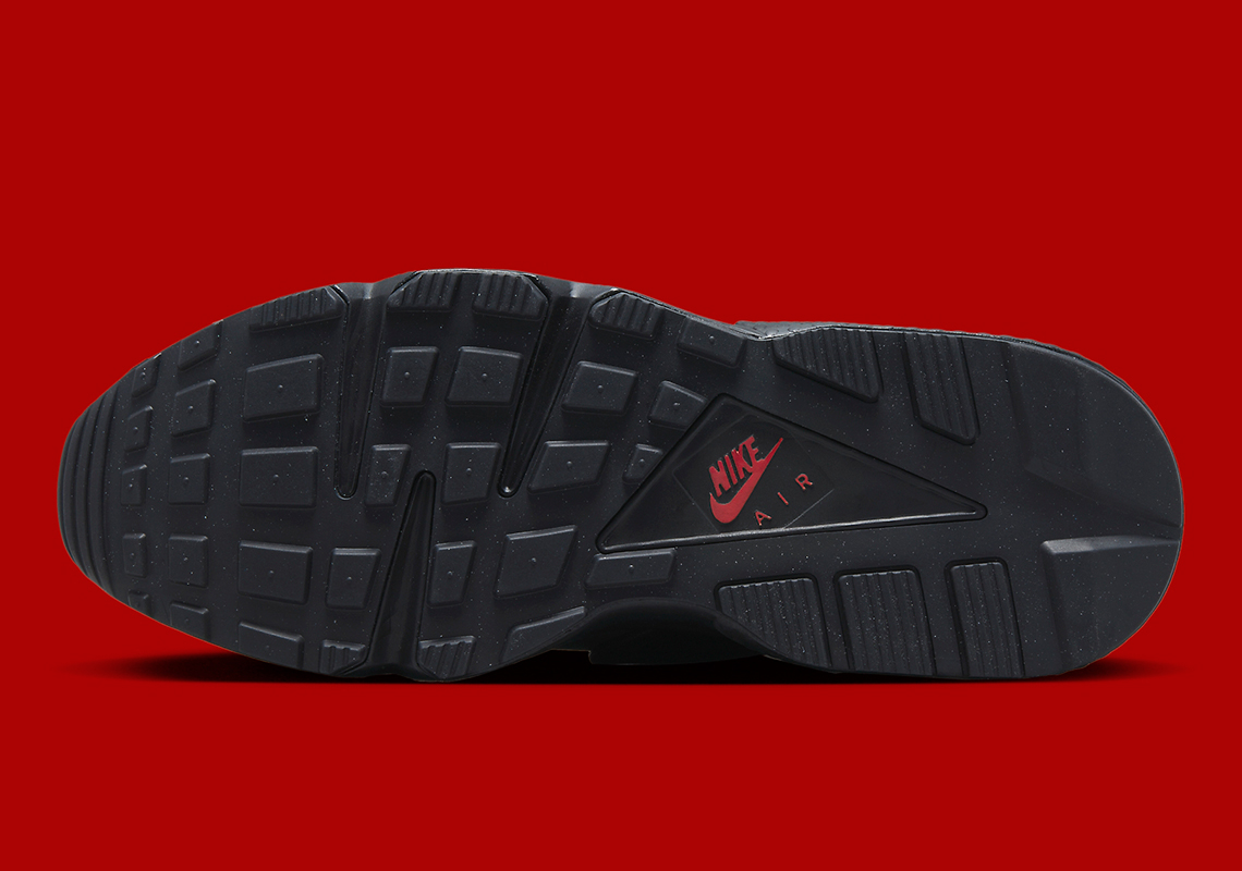 Một số hình ảnh của đôi sneaker Nike Air Huarache Black/Red - 4