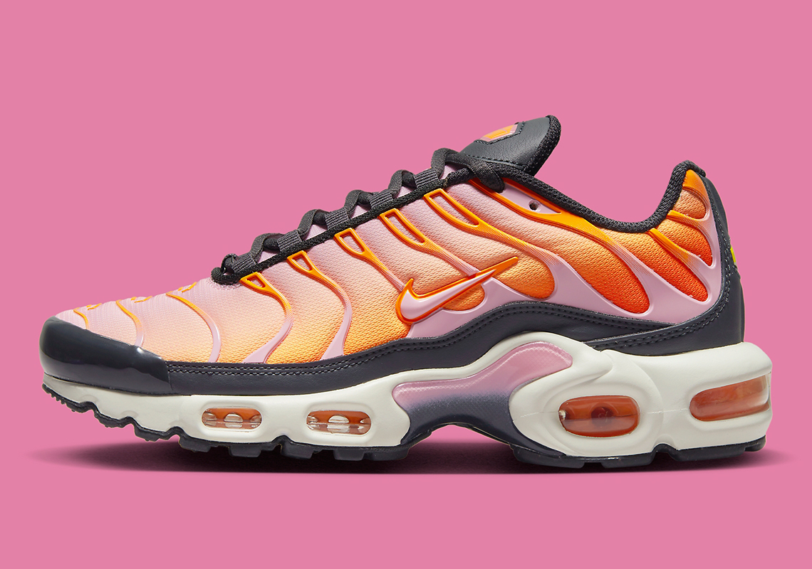 Một số hình ảnh của đôi sneaker Nike Air Max Plus Sherbet - 1