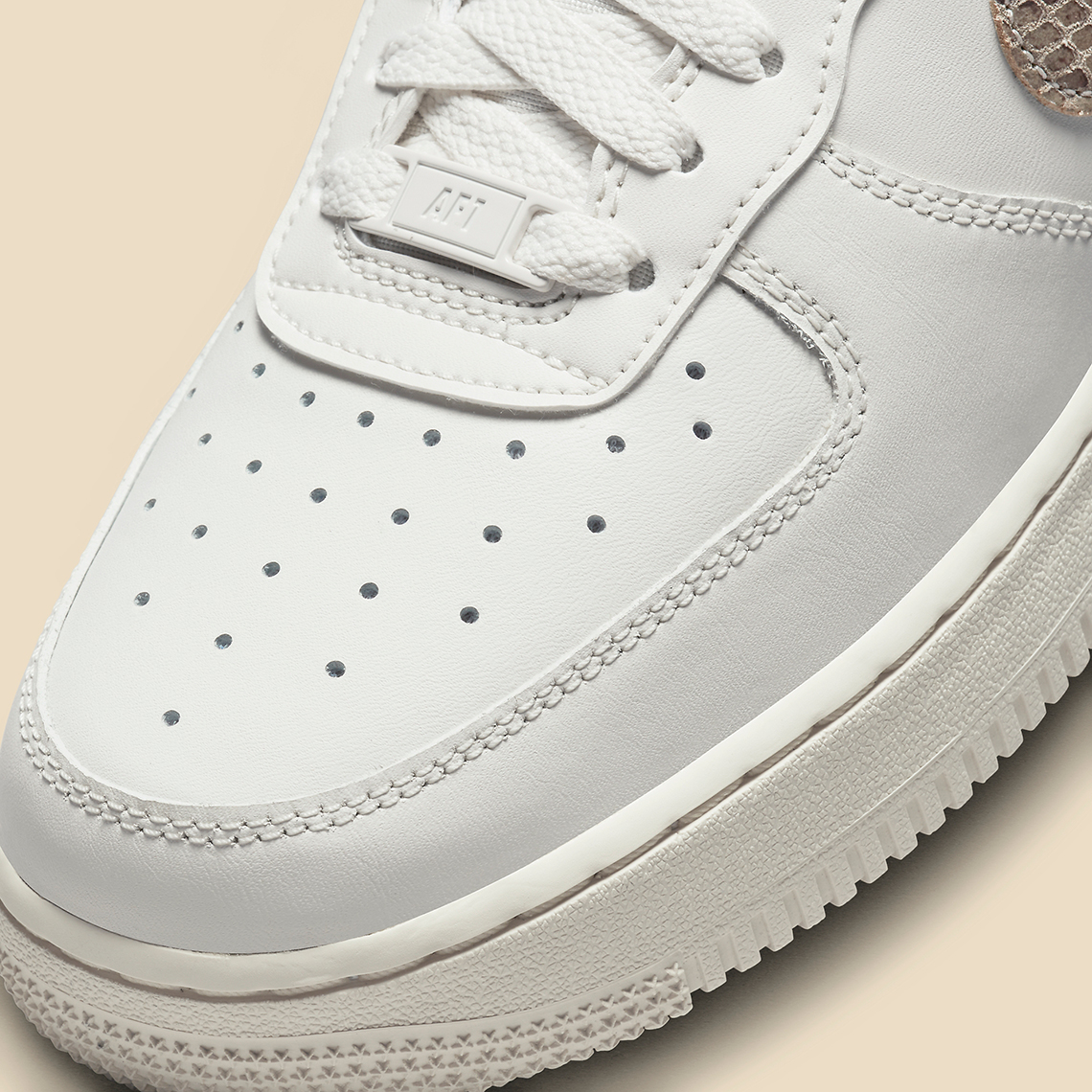 Một số hình ảnh của giày sneaker Nike Air Force 1 Low Sail Snakeskin - 7