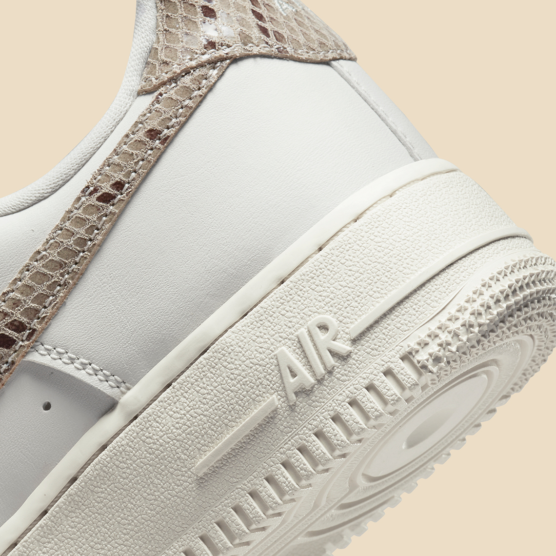 Một số hình ảnh của giày sneaker Nike Air Force 1 Low Sail Snakeskin - 8
