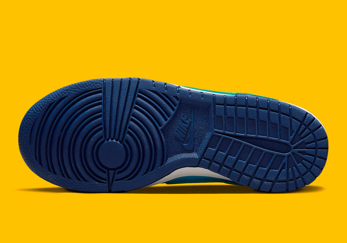 Một số hình ảnh của giày sneaker Nike Dunk Low GS Hoops tràn đầy năng lượng - 6