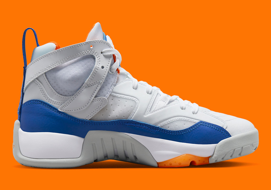 Một số hình ảnh của Jordan Two Trey Knicks - 3