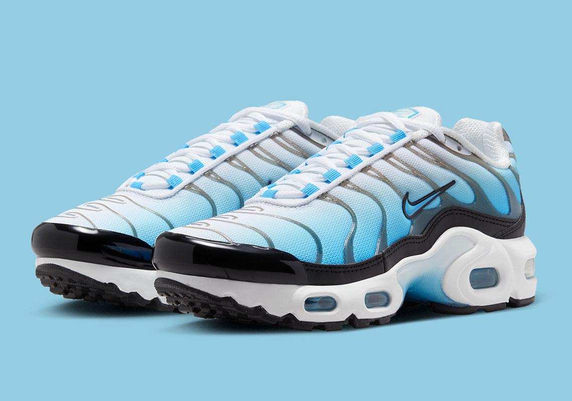 Một số hình ảnh của mẫu giày Air Max Plus "Fire and Ice" 