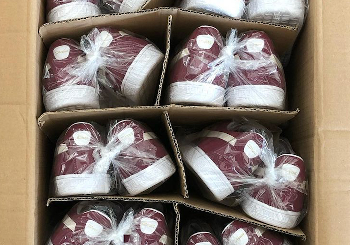 Một số hình ảnh của mẫu giày JJJJound x Puma Suede "Maroon"