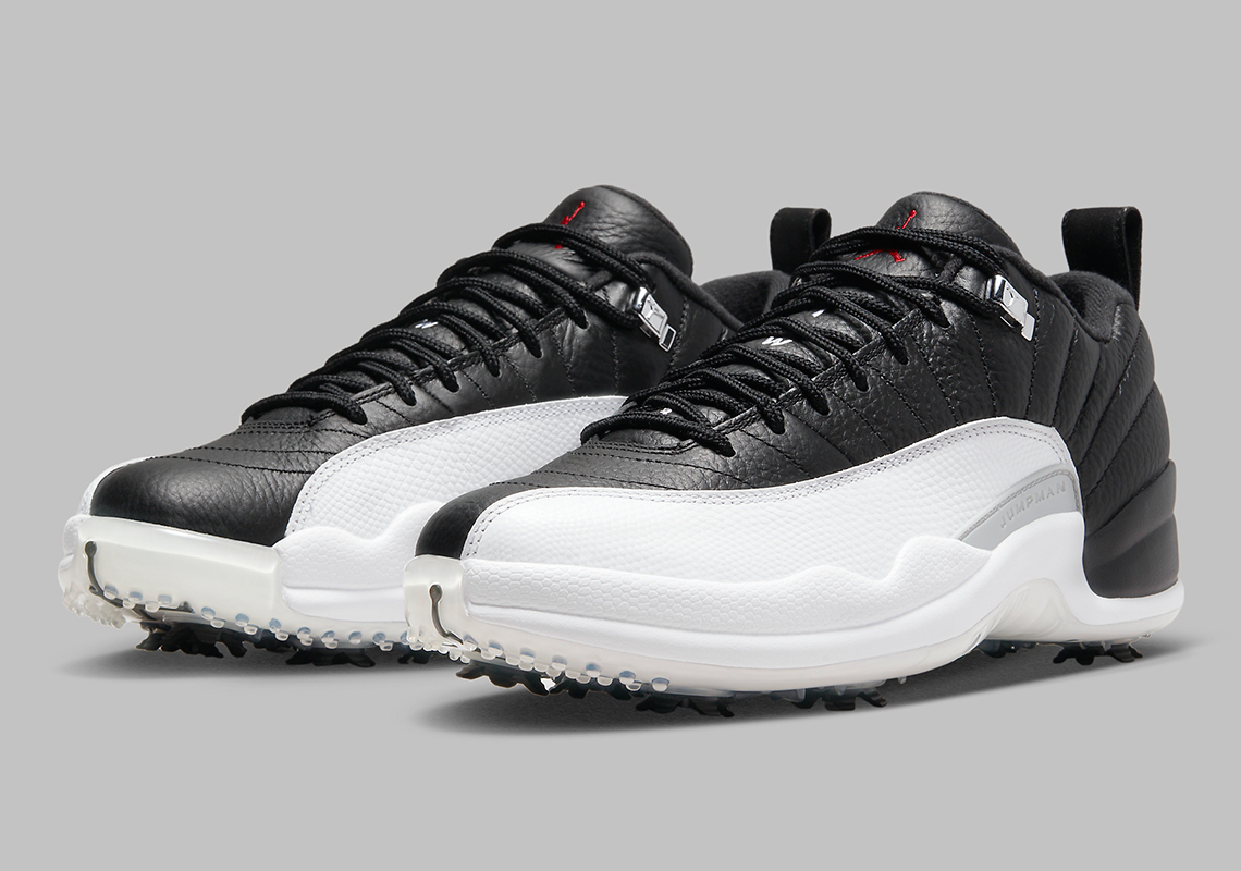 Một số hình ảnh của mẫu giày sneaker Air Jordan 12 Golf Playoffs màu đen/trắng - 2