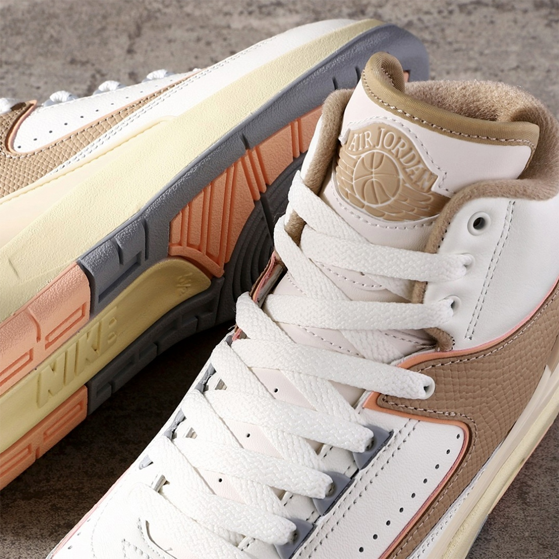 Một số hình ảnh của mẫu giày sneaker Air Jordan 2 Sunset Haze - 4