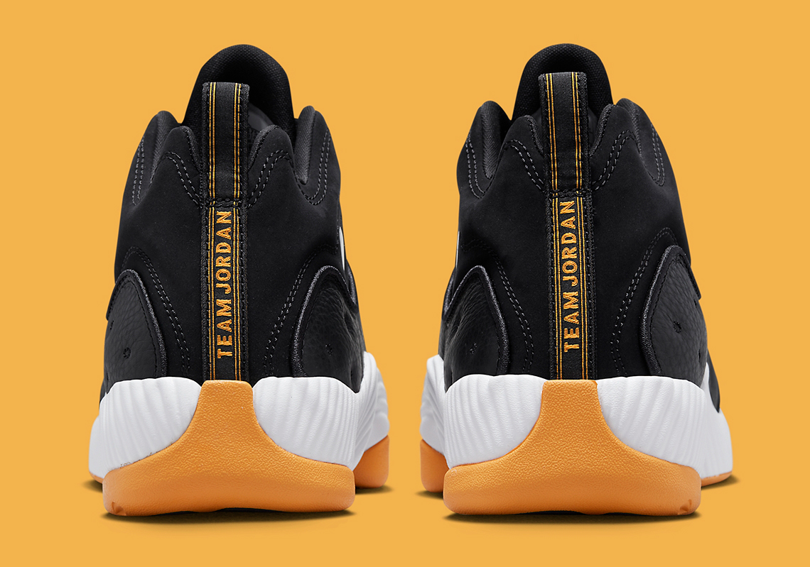 Một số hình ảnh của mẫu giày sneaker Jordan Jumpman Team II Black/Taxi - 5