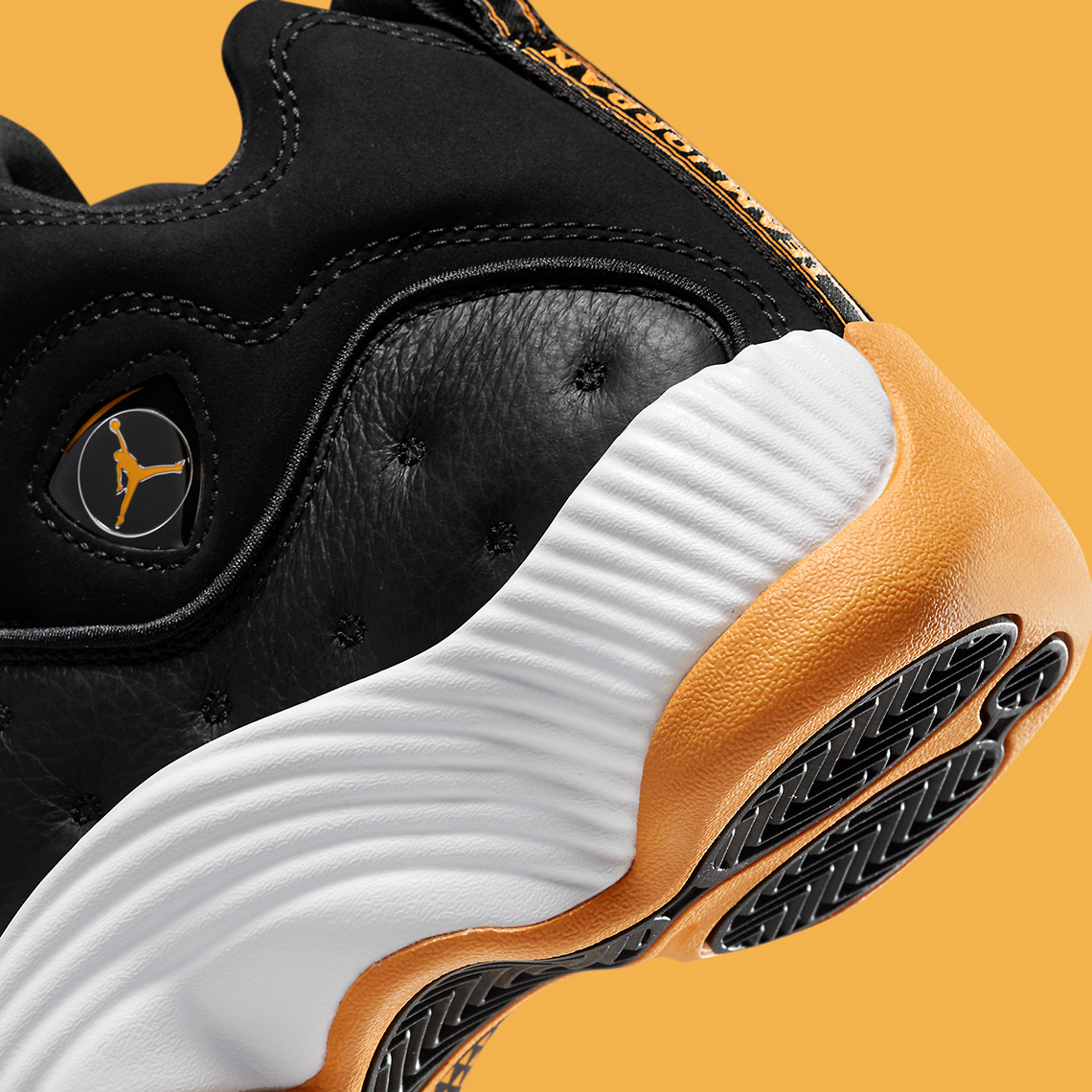 Một số hình ảnh của mẫu giày sneaker Jordan Jumpman Team II Black/Taxi - 8